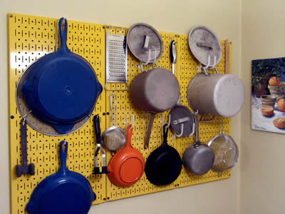 perforated-metal-cooker-display-rack
